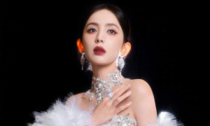 Chinese actress dons Vietnamese designer's gown to Vogue party