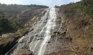 Southeast Asia's tallest waterfall in central Vietnam hosts first expedition tour