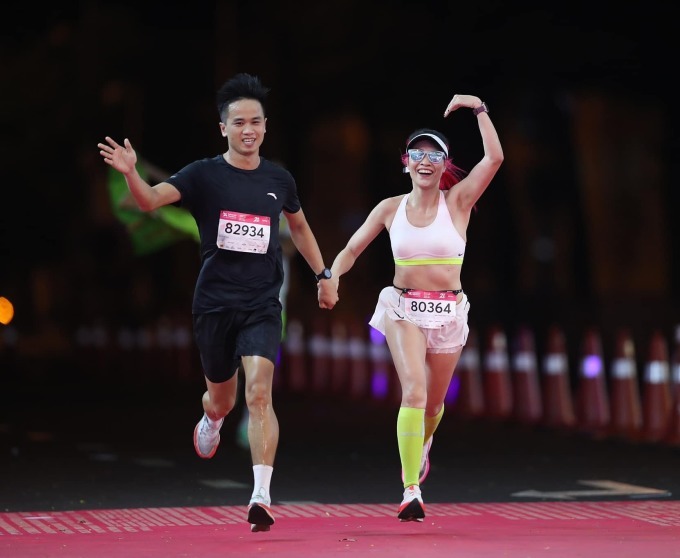 Runners participated in VnExpress Marathon Ho Chi Minh City Midnight 2023. Photo by VM