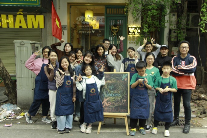Volunteers at Karma Kitchen. Photo courtesy of Karma Kitchen Hanoi