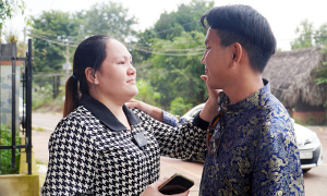 Vietnamese parents get to meet son thought dead after 18 years