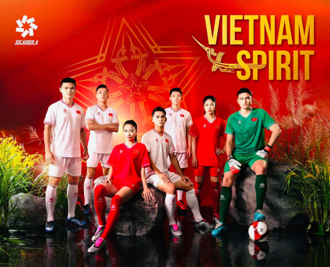 The new football jersey of Vietnam in 2024, worn by male and female players of the national football team. Photo by Jogarbola