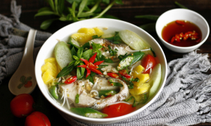 How to make southern Vietnamese sour fish soup