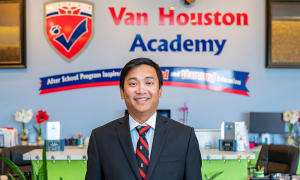 Vietnamese American teacher opens school in US