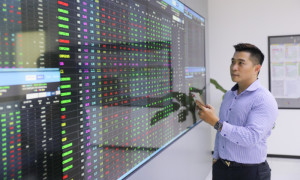 VN-Index steadies at highest level since October
